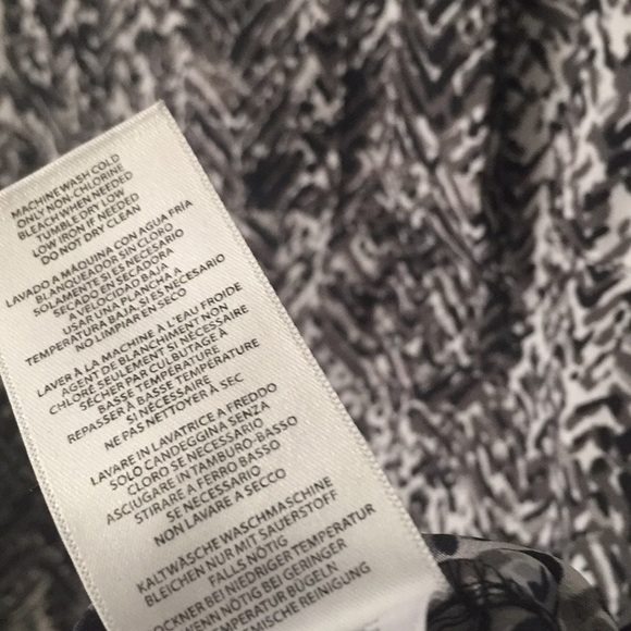 MK ZIPPER POCKET BLOUSE - Picture 6 of 8